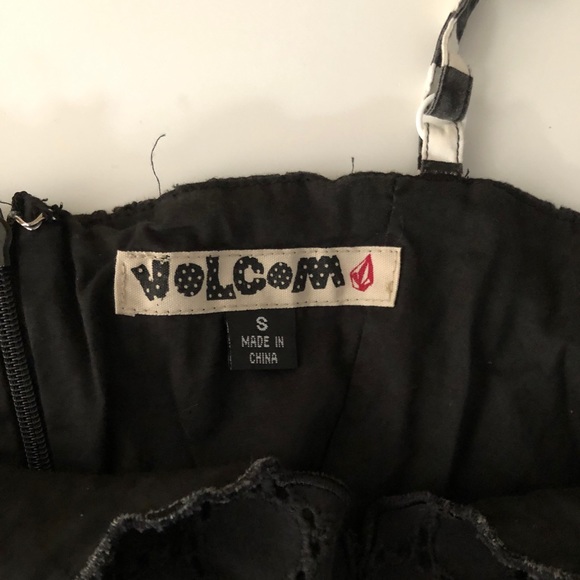 Volcom eyelet tank - Picture 3 of 3